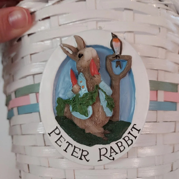 Vintage Teleflora Beatrix Potter Easter Peter Rabbit White Wicker Basket Planter - Picture 2 of 8